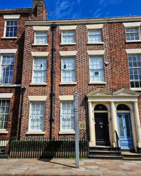 9 Rodney Townhouse *